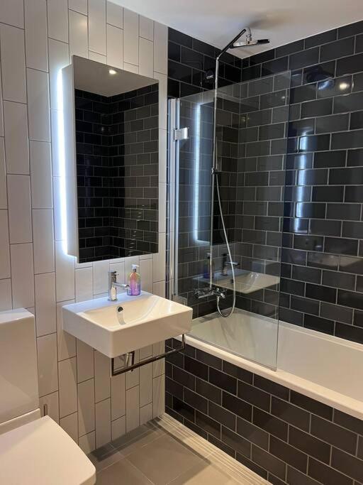 Stylish Apartment Docklands ลอนดอน ภายนอก รูปภาพ
