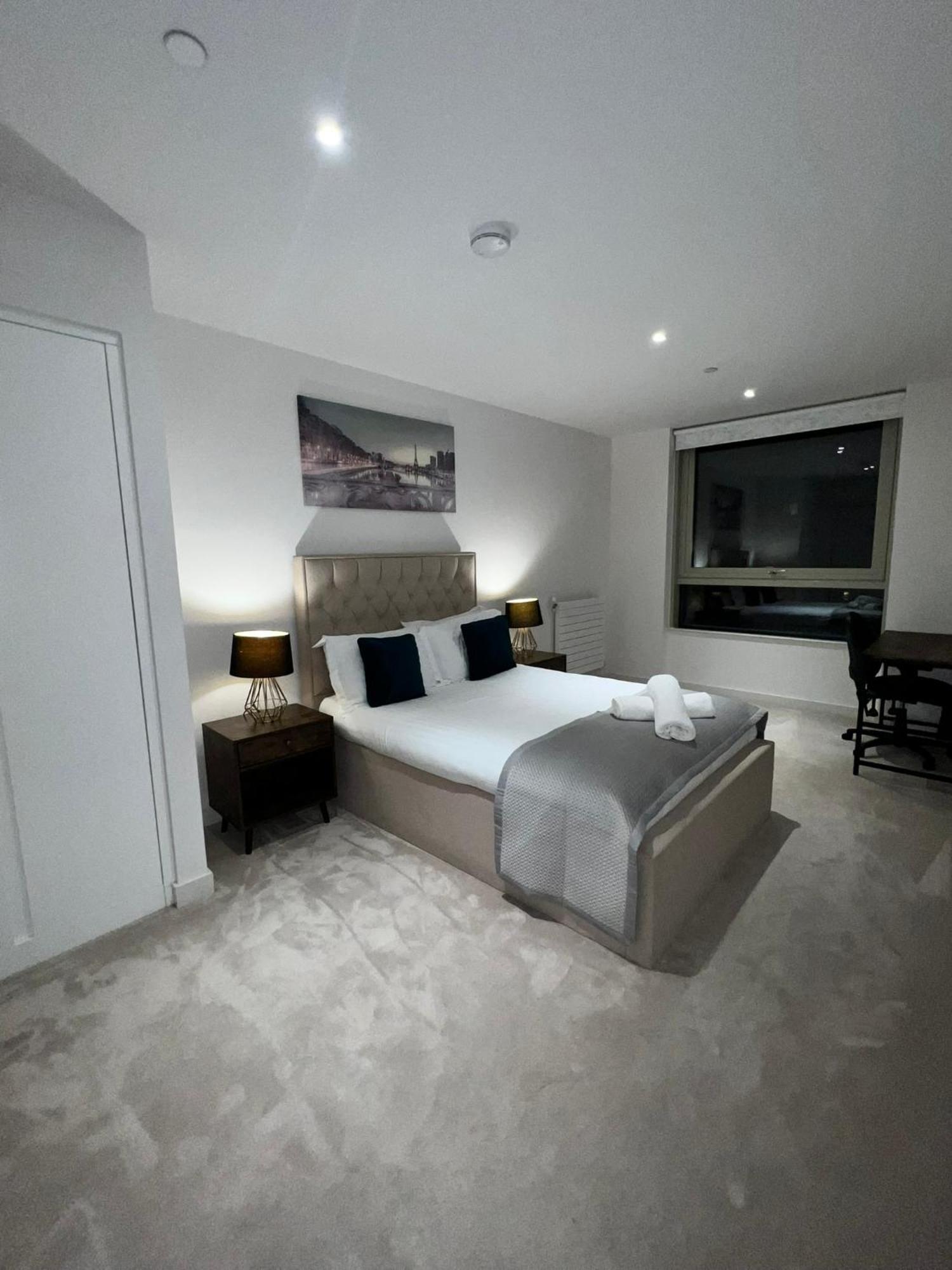 Stylish Apartment Docklands ลอนดอน ภายนอก รูปภาพ